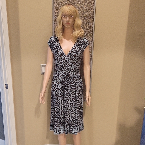 Maggy London Dresses & Skirts - Maggy London Brown And Teal Full Skirt Cap Sleeve Faux Wrap Dress